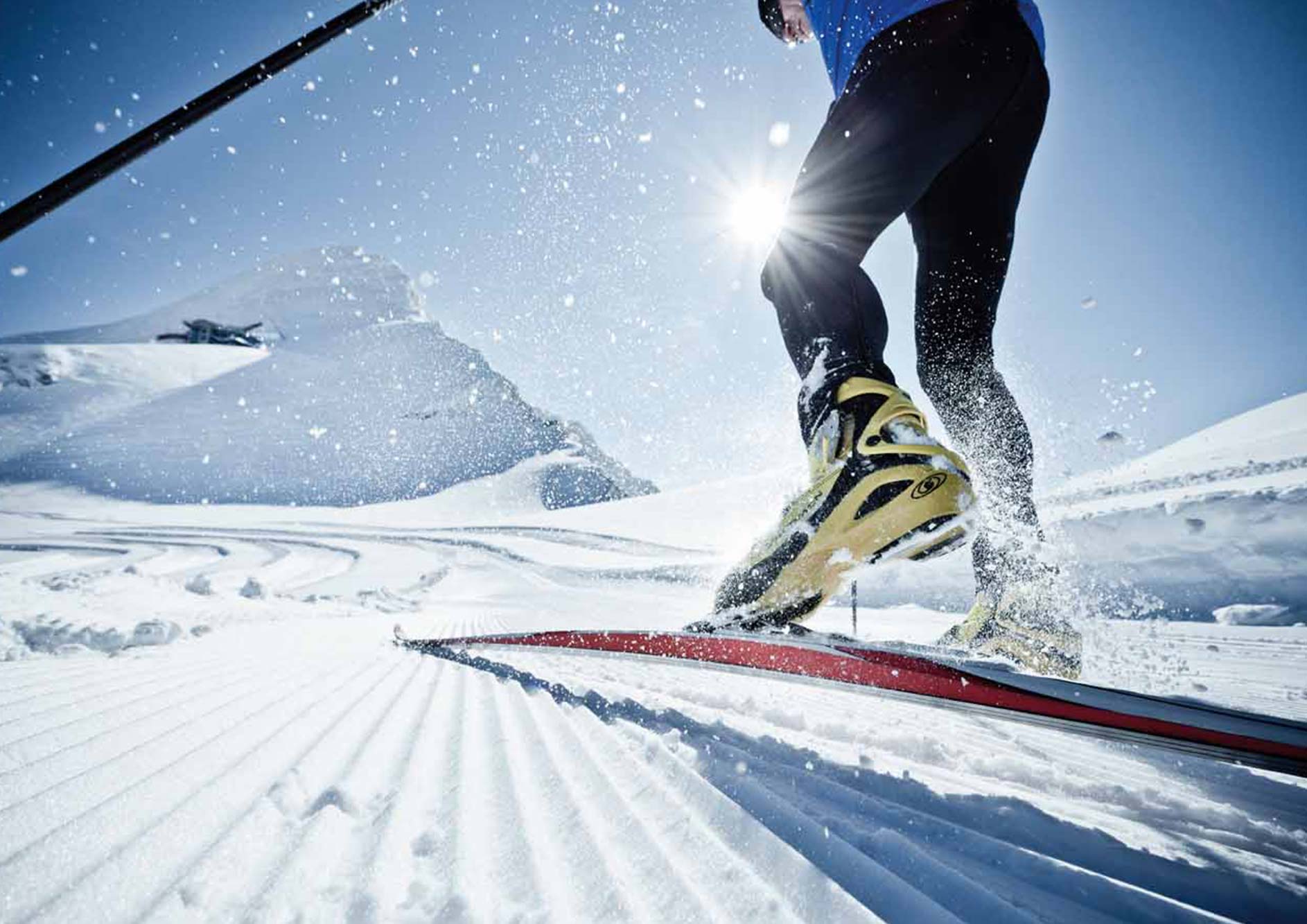 Winter sports. Беговые лыжи спорт. Лыжный спорт беговые лыжи. Зимний спорт. Лыжник на беговых лыжах.